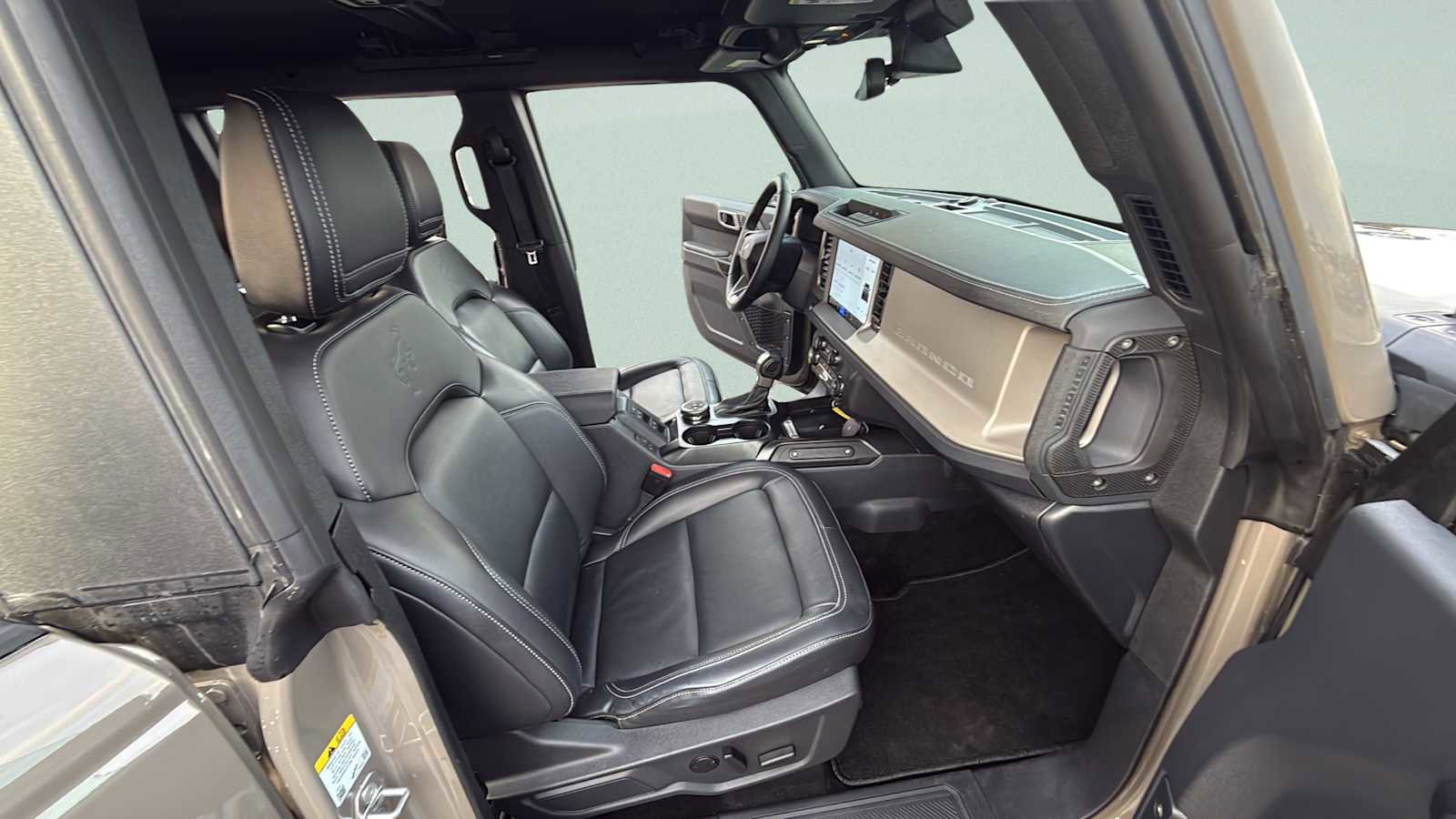 Used 2025 Ford Bronco Outer Banks image 34