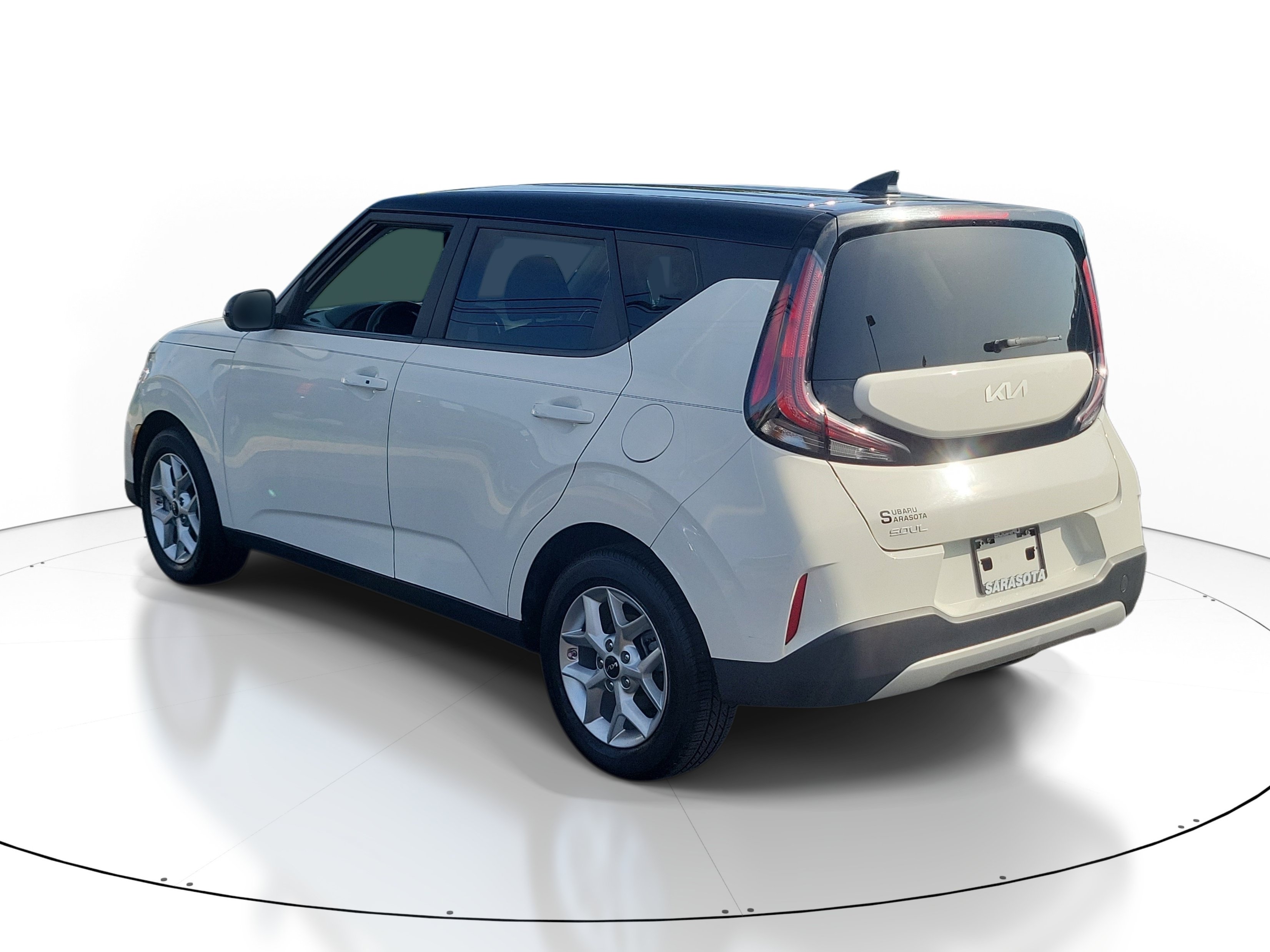 Used 2023 Kia Soul S FWD image 4