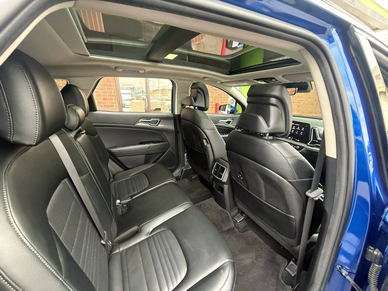 Used 2023 Kia Sportage SX FWD image 28