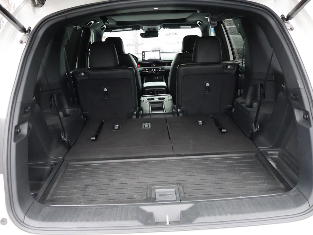 Certified 2025 Honda Pilot Black Edition image 15