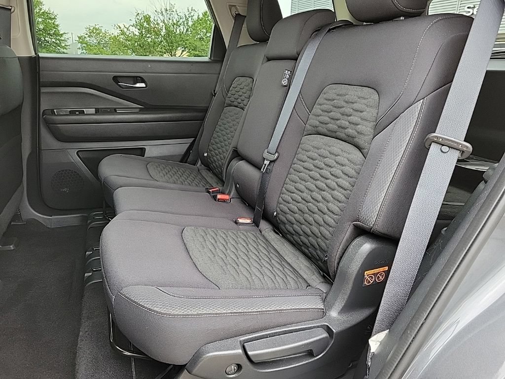 Used 2022 Nissan Pathfinder SV AWD/4WD image 12