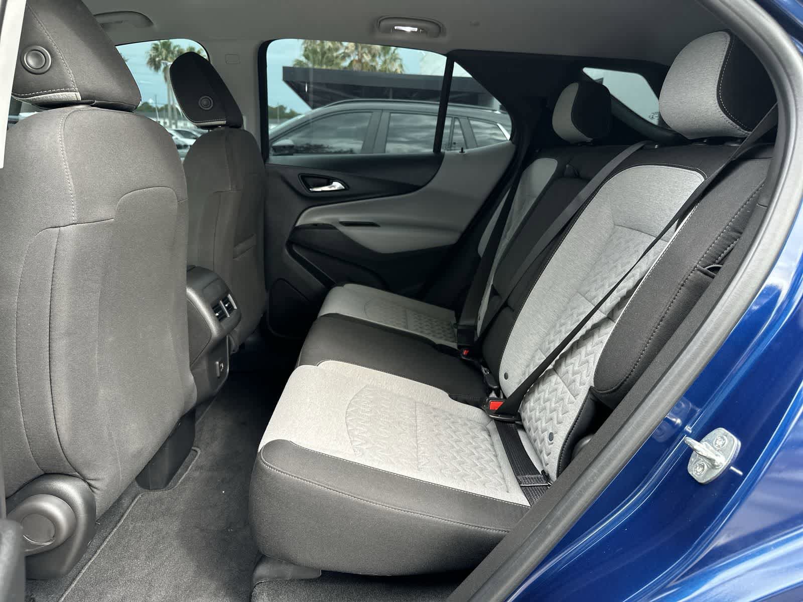 Used 2023 Chevrolet Equinox LS w/ Midnight Edition FWD image 4