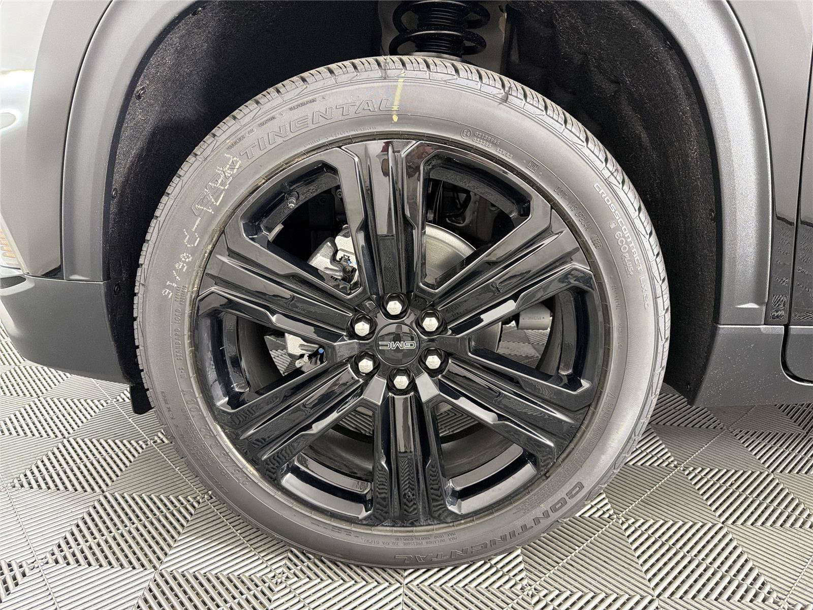 New 2026 GMC Acadia Elevation w/ Black Edition FWD image 9