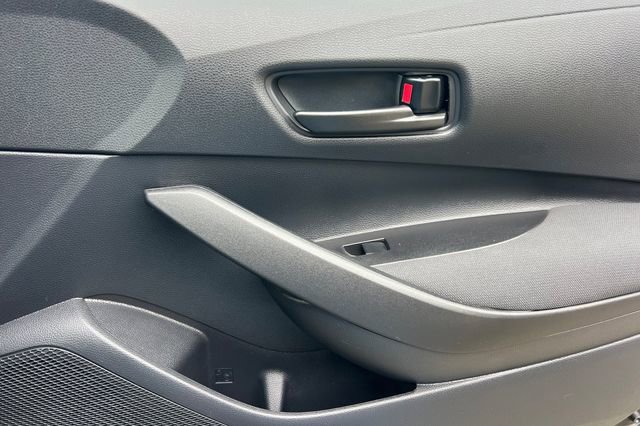 Used 2025 Toyota Corolla LE w/ LE Premium Package FWD image 22