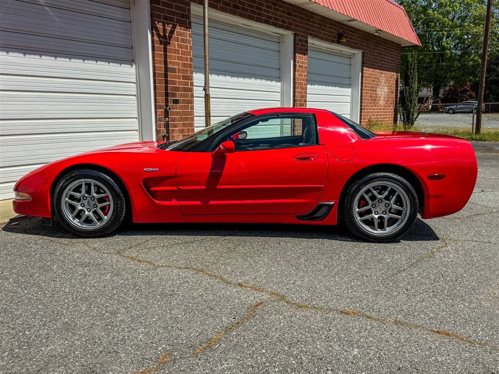 Used 2002 Chevrolet Corvette Z06 w/ Memory Pkg RWD image 16