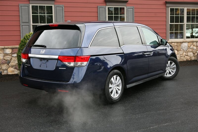 Used 2016 Honda Odyssey SE image 5