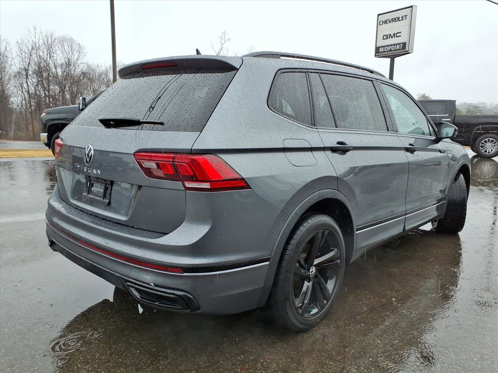Used 2023 Volkswagen Tiguan SE R-Line image 4