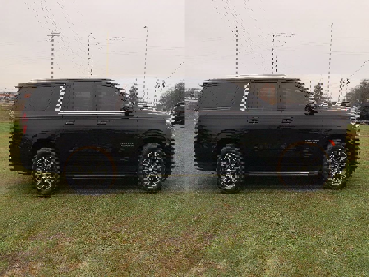 Used 2021 Chevrolet Suburban LT w/ LT Signature Plus Package image 6