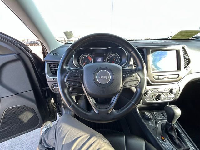 Used 2020 Jeep Cherokee Trailhawk w/ Cold Weather Group image 13