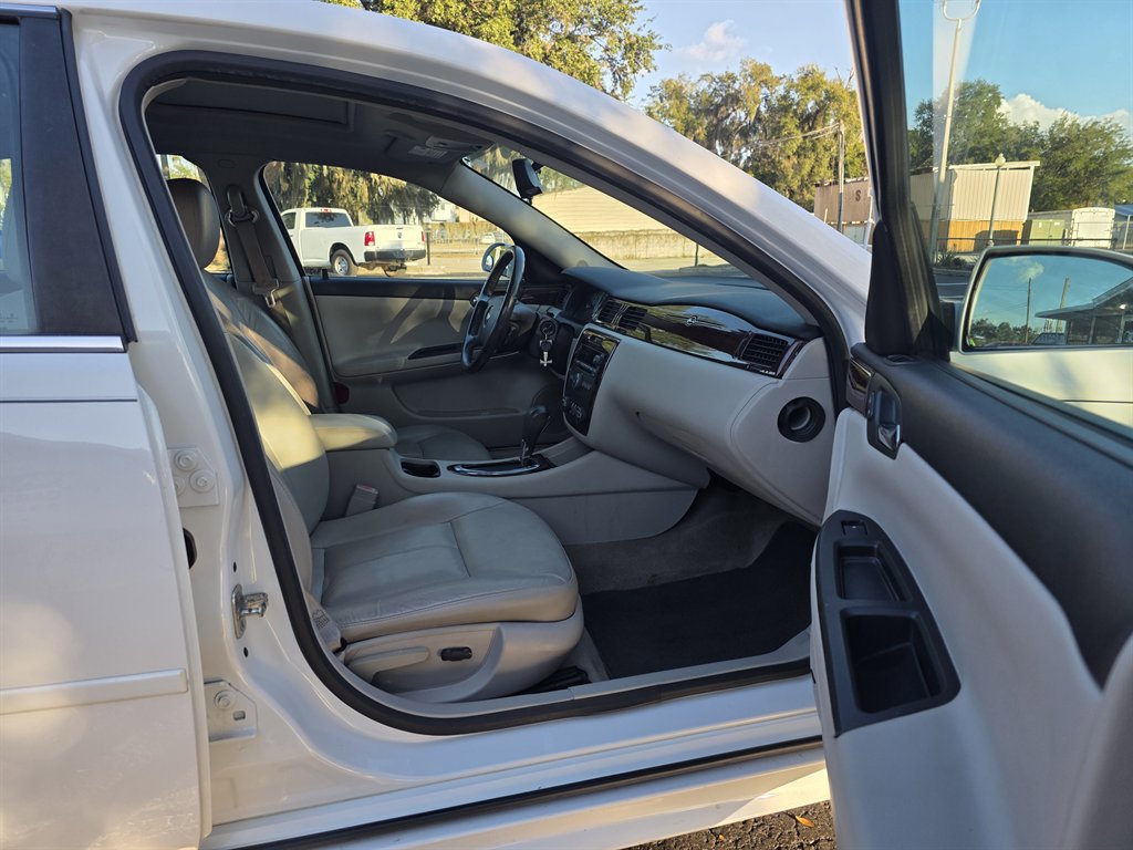 Used 2010 Chevrolet Impala LT w/ Luxury Edition Package image 29