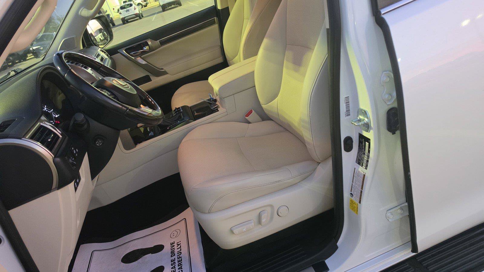Used 2020 Lexus GX 460 Premium w/ Premium Package AWD/4WD image 14