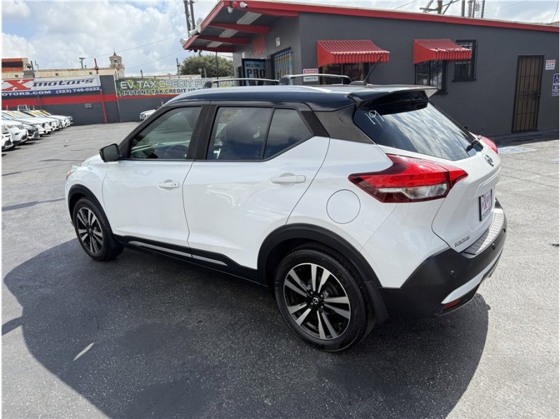 Used 2020 Nissan Kicks SR w/ SR Premium Package image 12