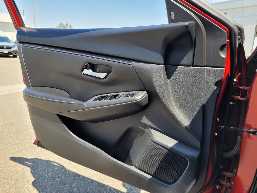 Used 2025 Nissan Sentra SV FWD image 30