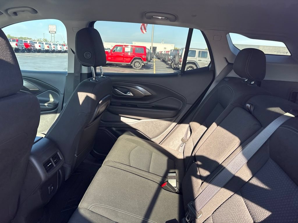 Used 2024 GMC Terrain SLE w/ Driver Convenience Package FWD image 11
