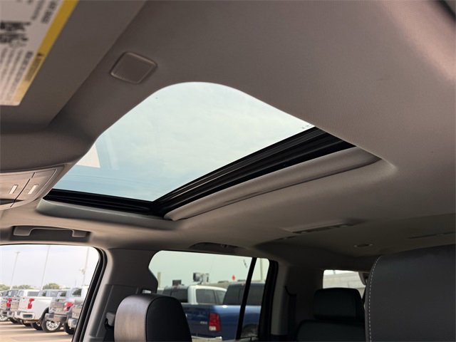 Used 2020 Chevrolet Suburban LT image 24