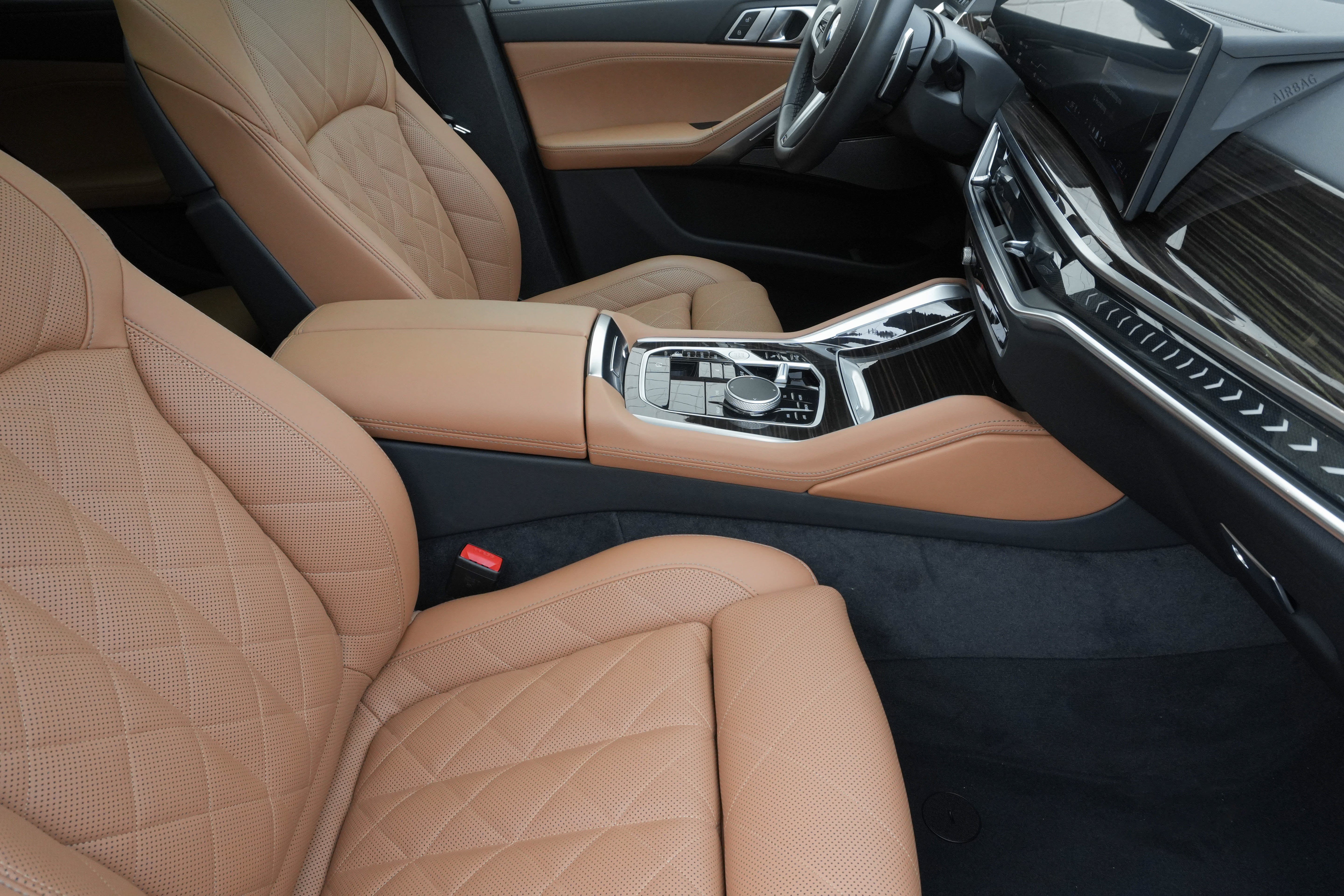 Certified 2026 BMW X6 xDrive40i AWD/4WD image 13