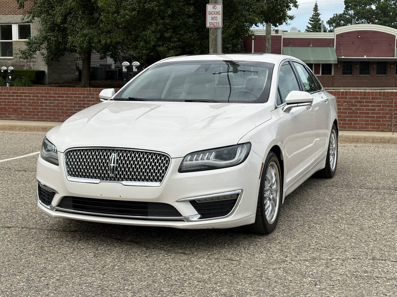 Used 2017 Lincoln MKZ Select w/ Select Plus Package AWD/4WD image 2