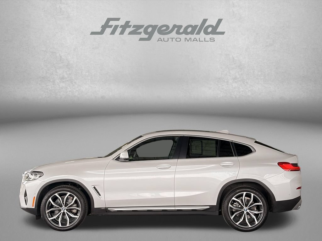 Used 2023 BMW X4 xDrive30i w/ Premium Package AWD/4WD image 3