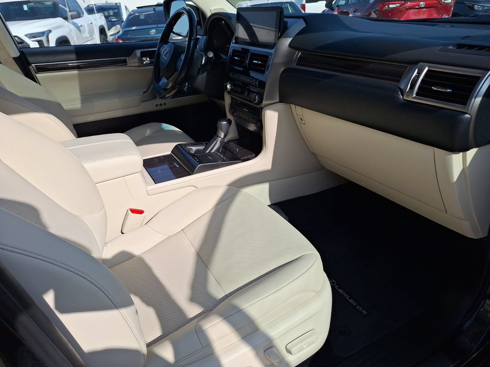 Used 2022 Lexus GX 460 Premium w/ Premium Package AWD/4WD image 32