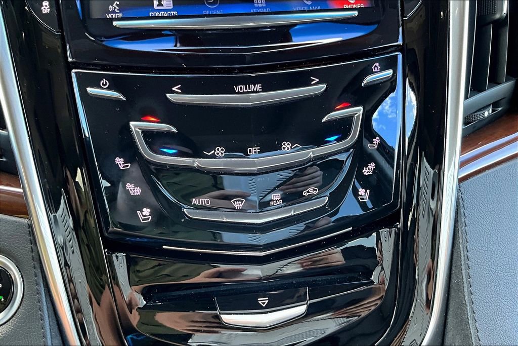 Used 2019 Cadillac Escalade ESV Luxury image 32