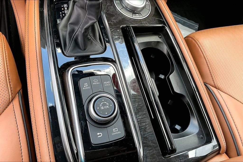 Used 2024 INFINITI QX80 Sensory AWD/4WD image 29