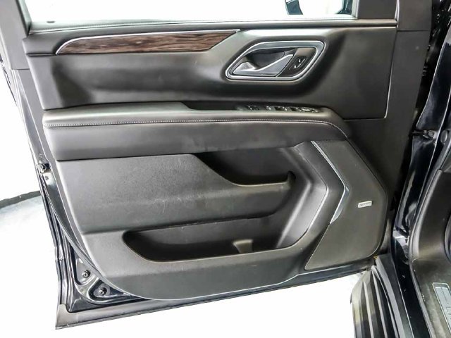 Used 2022 Chevrolet Tahoe LT w/ Luxury Package AWD/4WD image 29