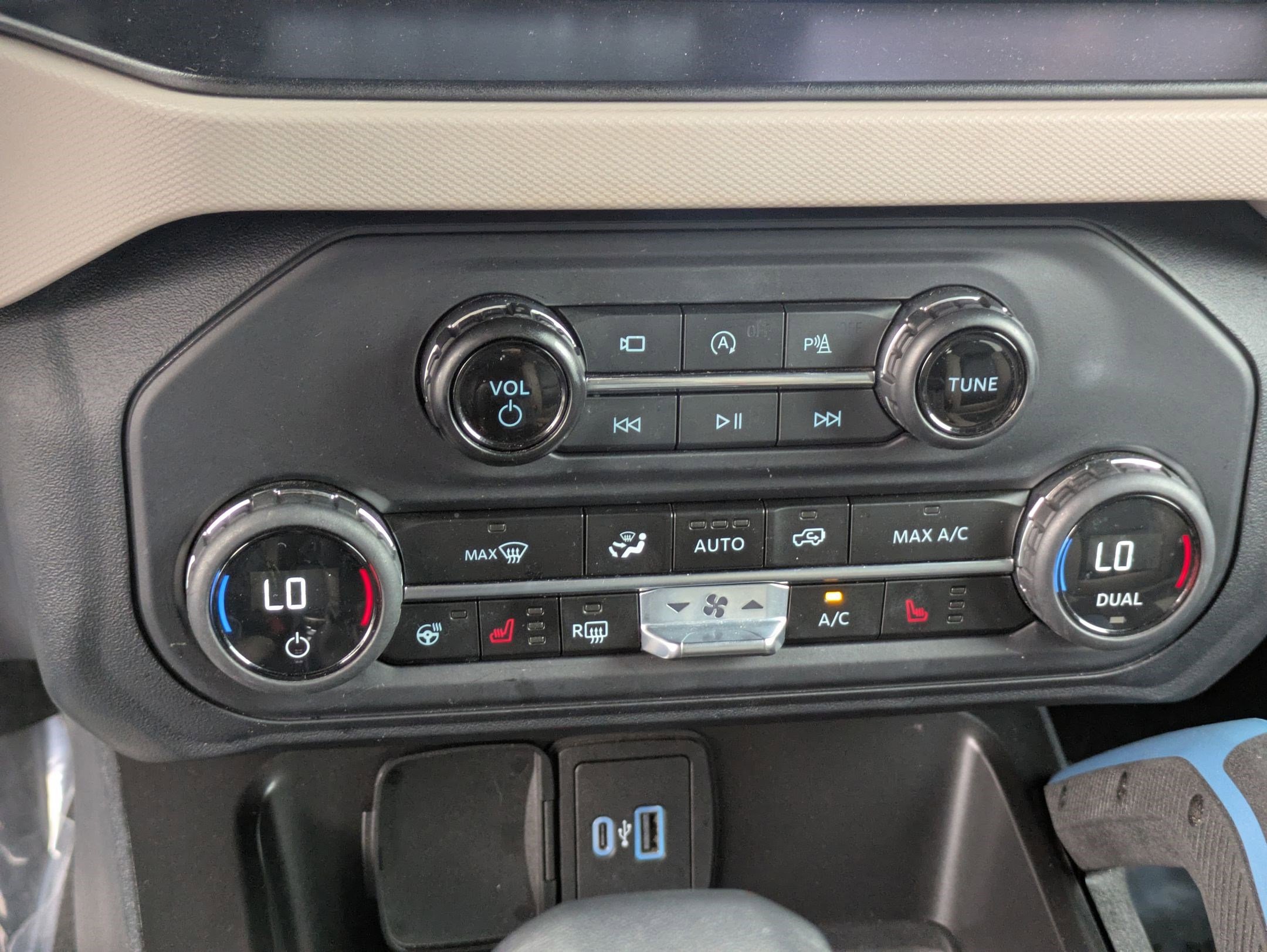 Used 2023 Ford Bronco Wildtrak image 24