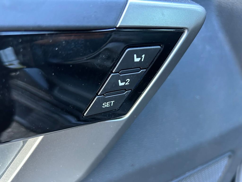 Used 2024 Toyota Tundra Limited image 18