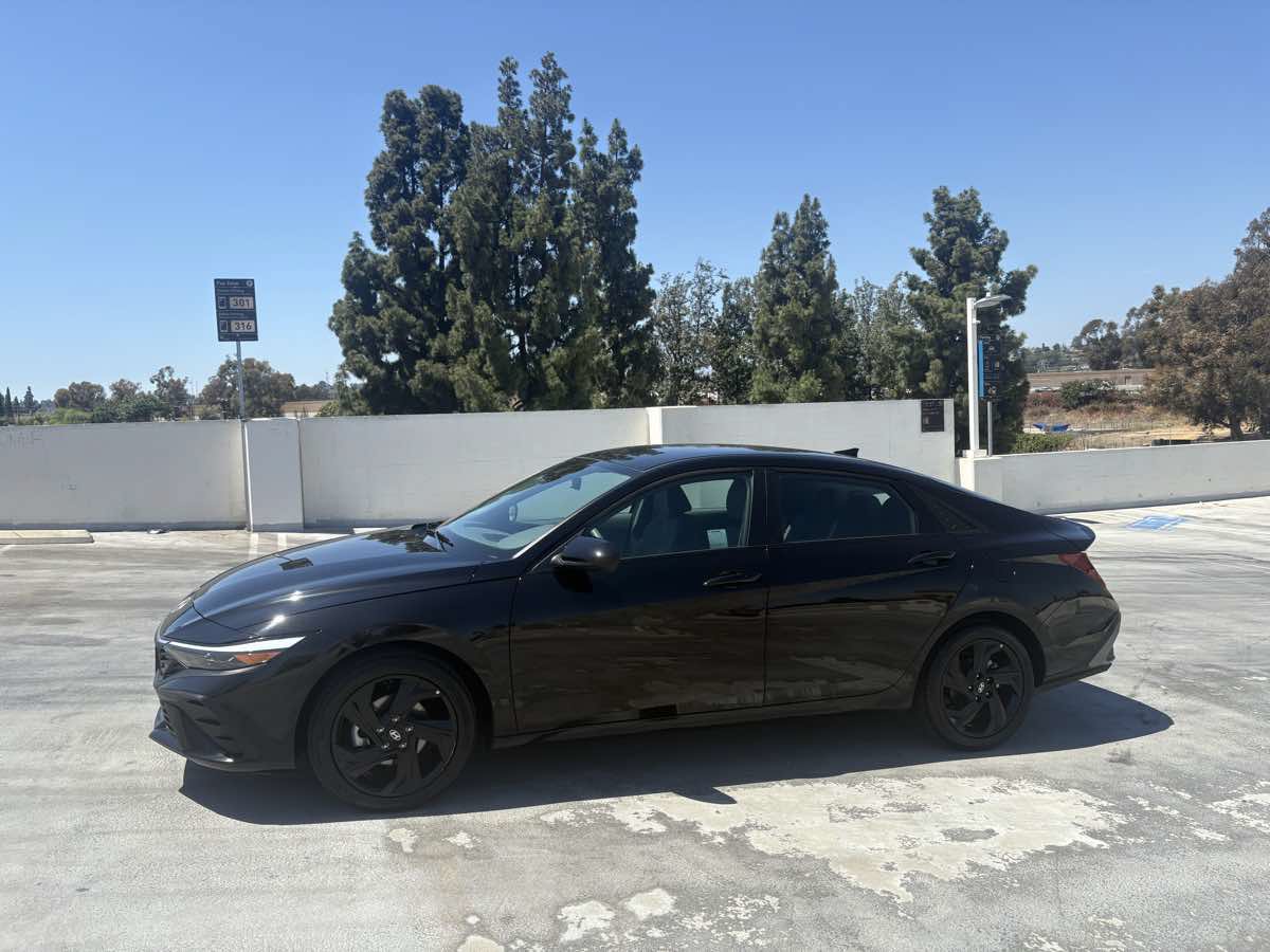 Used 2026 Hyundai Elantra Sport FWD image 8
