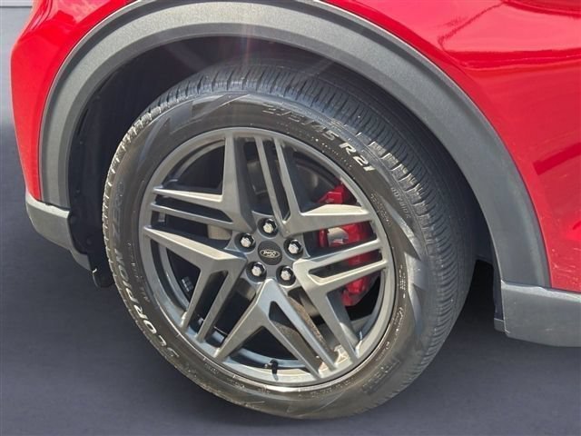 Certified 2025 Ford Explorer ST AWD/4WD image 9