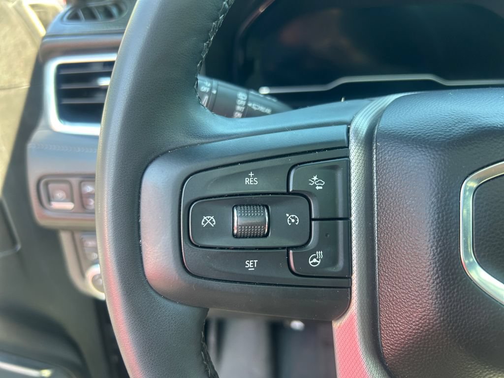 Used 2023 GMC Yukon XL Denali AWD/4WD image 24
