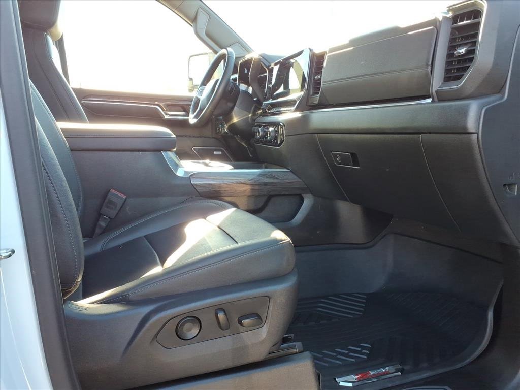 Used 2024 Chevrolet Silverado 2500 LTZ w/ LTZ Convenience Package image 11