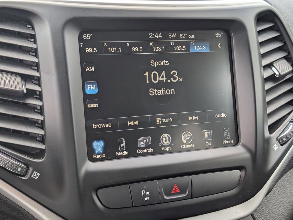 Used 2018 Jeep Cherokee Trailhawk w/ Cold Weather Group AWD/4WD image 26