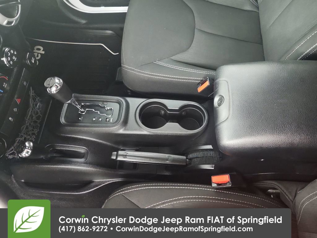 Used 2015 Jeep Wrangler Rubicon w/ Power Convenience Group image 28