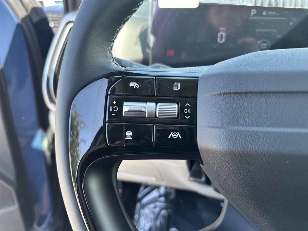 New 2026 Kia Sorento S w/ S Panoramic Sunroof Package FWD image 7