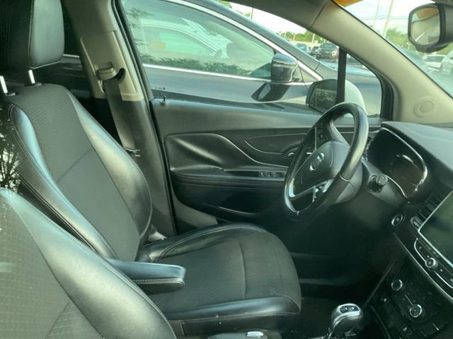 Used 2019 Buick Encore Preferred image 4