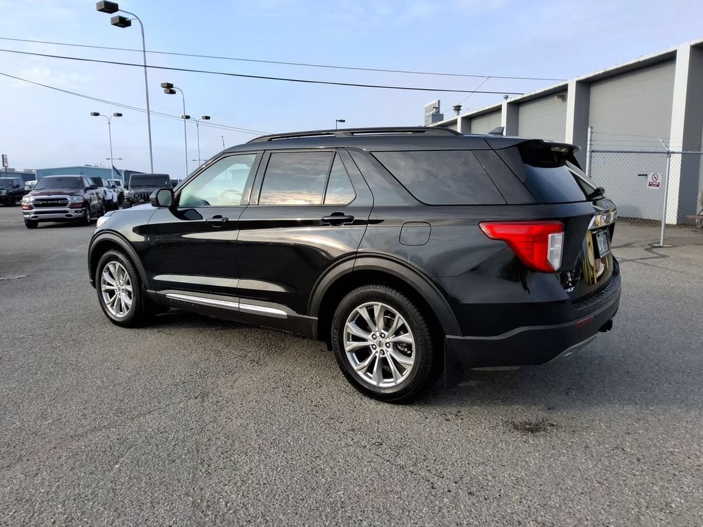 Used 2020 Ford Explorer XLT w/ Equipment Group 202A AWD/4WD image 6