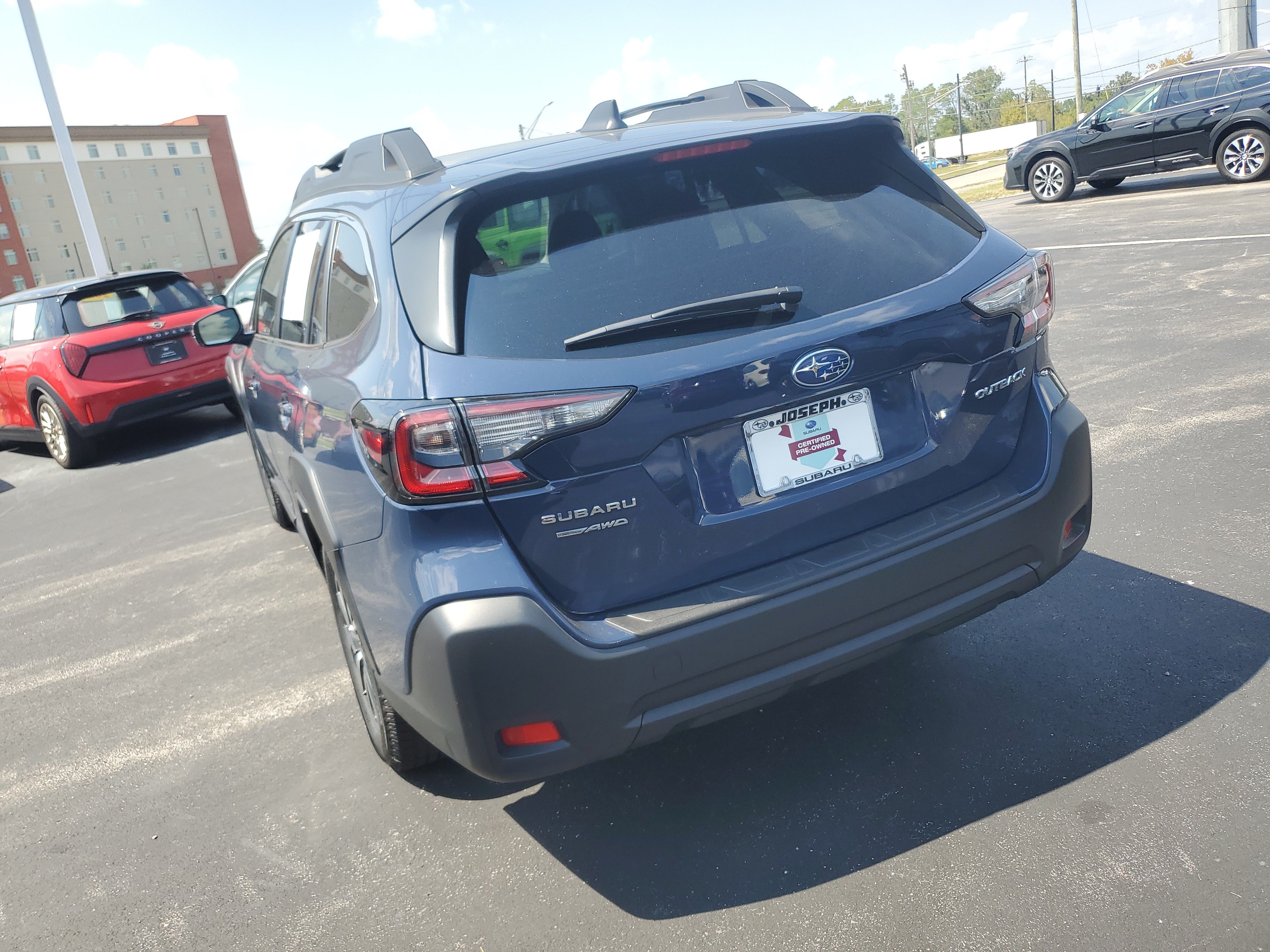 Certified 2024 Subaru Outback Premium AWD/4WD image 2