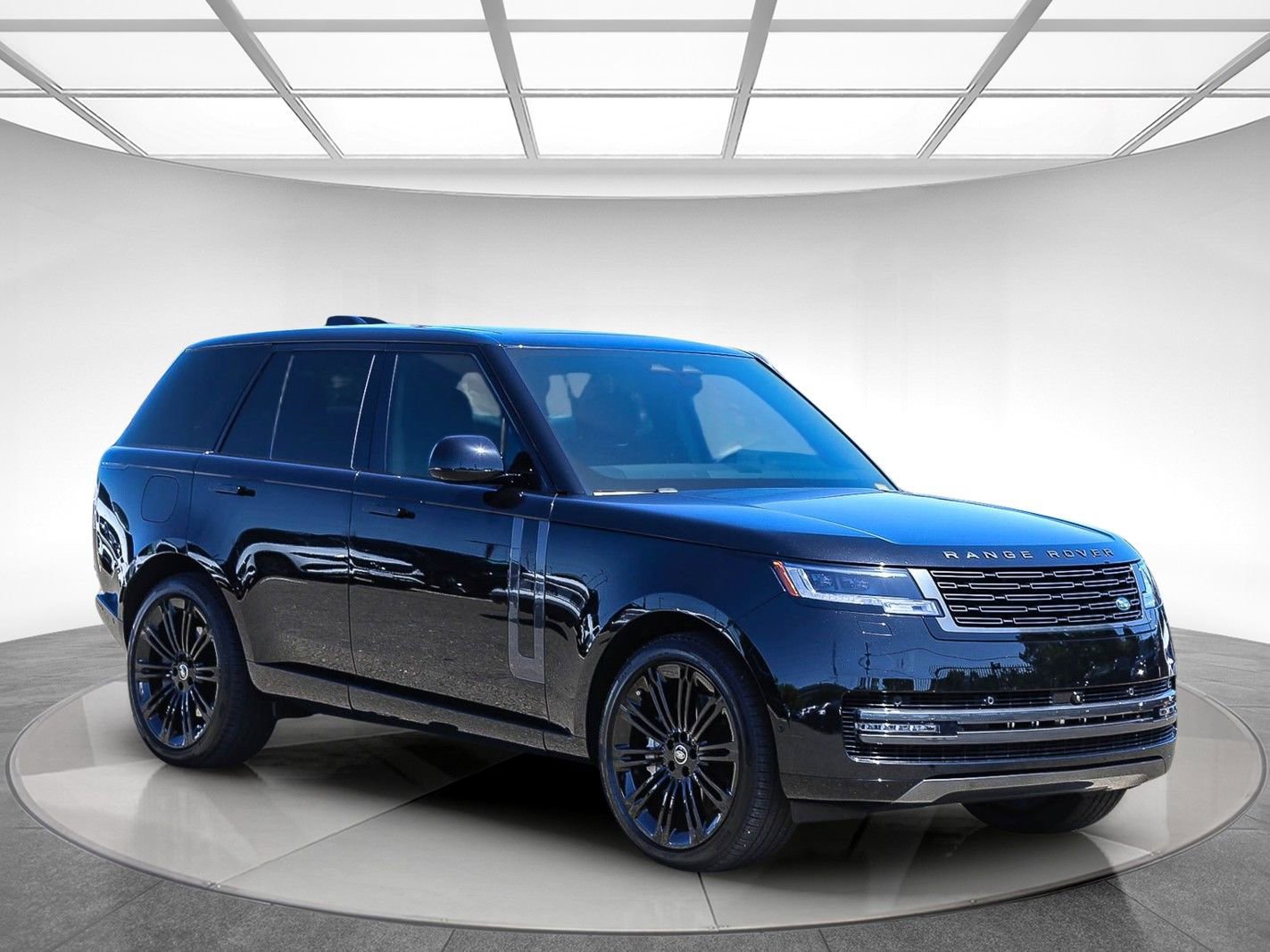 Used 2025 Land Rover Range Rover SE image 4