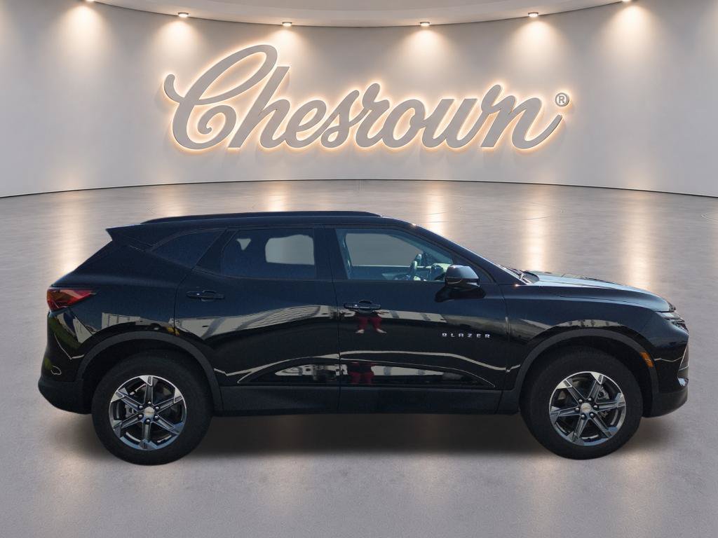 Used 2024 Chevrolet Blazer LT w/ Convenience Package FWD image 4
