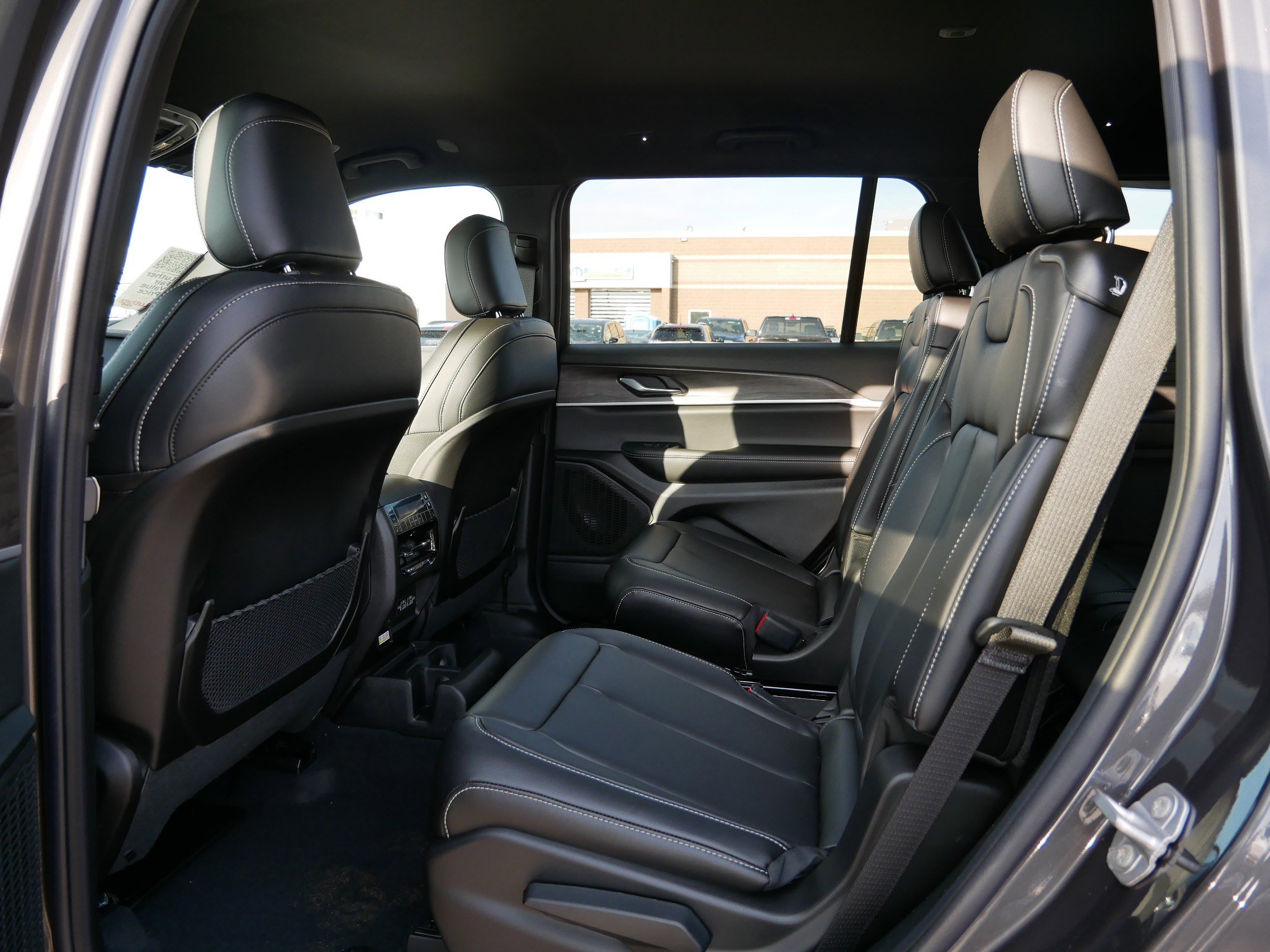 New 2025 Jeep Grand Cherokee L Limited image 7