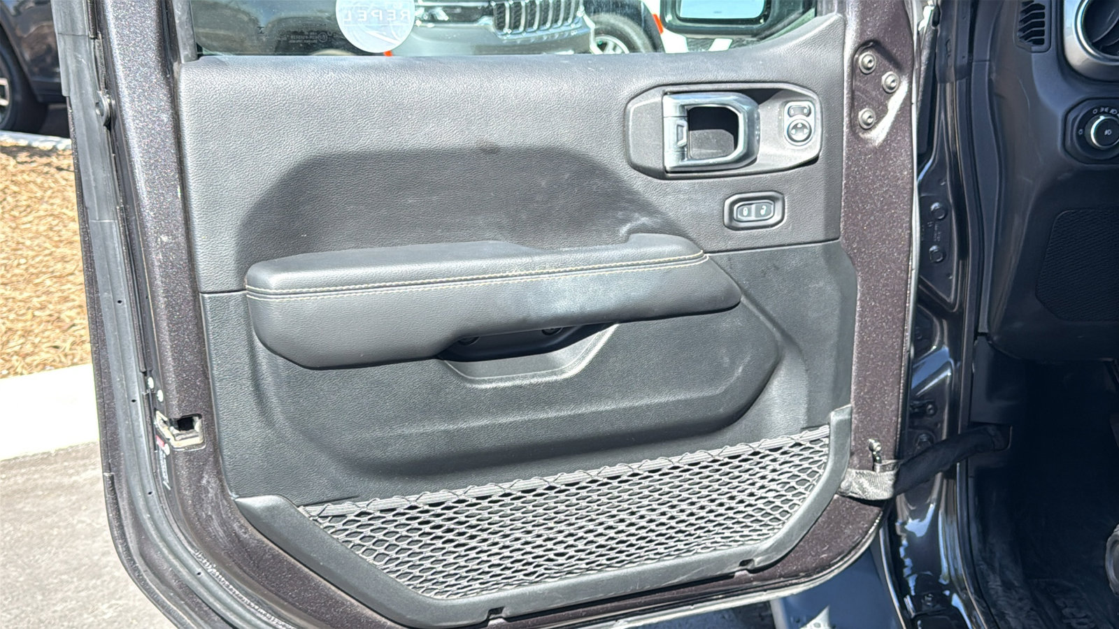 Used 2021 Jeep Wrangler Unlimited Sahara image 11