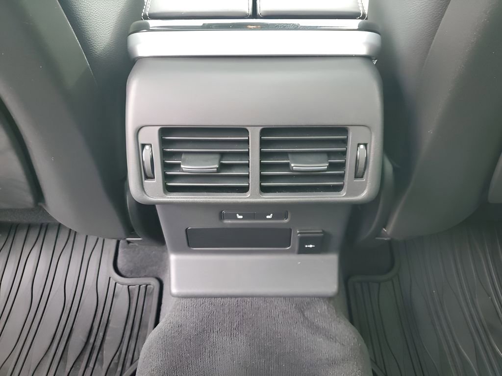 Used 2023 Land Rover Range Rover Velar R-Dynamic S image 21