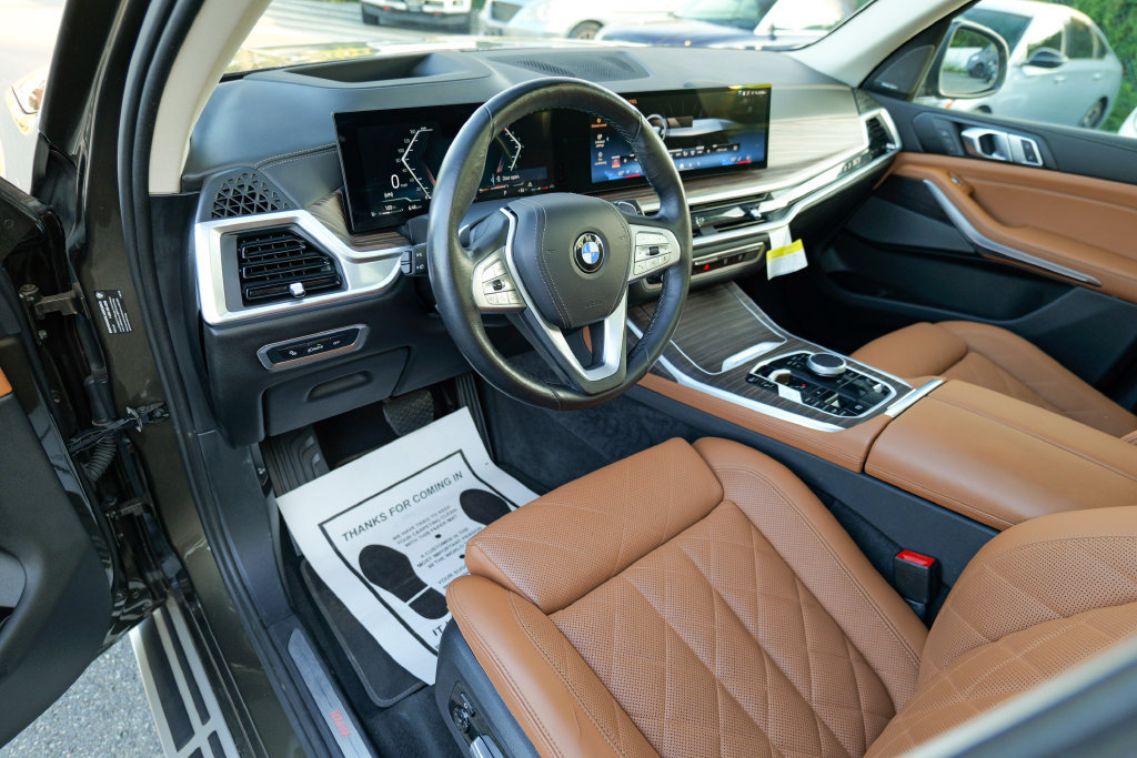 Used 2024 BMW X7 xDrive40i AWD/4WD image 19