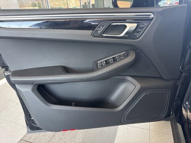 Used 2023 Porsche Macan image 19