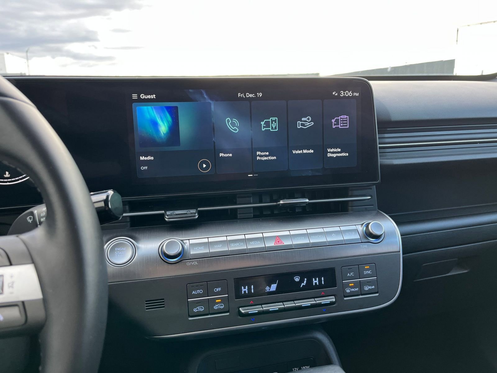 Used 2025 Hyundai Kona SEL image 21