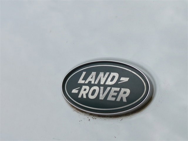 Used 2023 Land Rover Defender 110 SE image 13