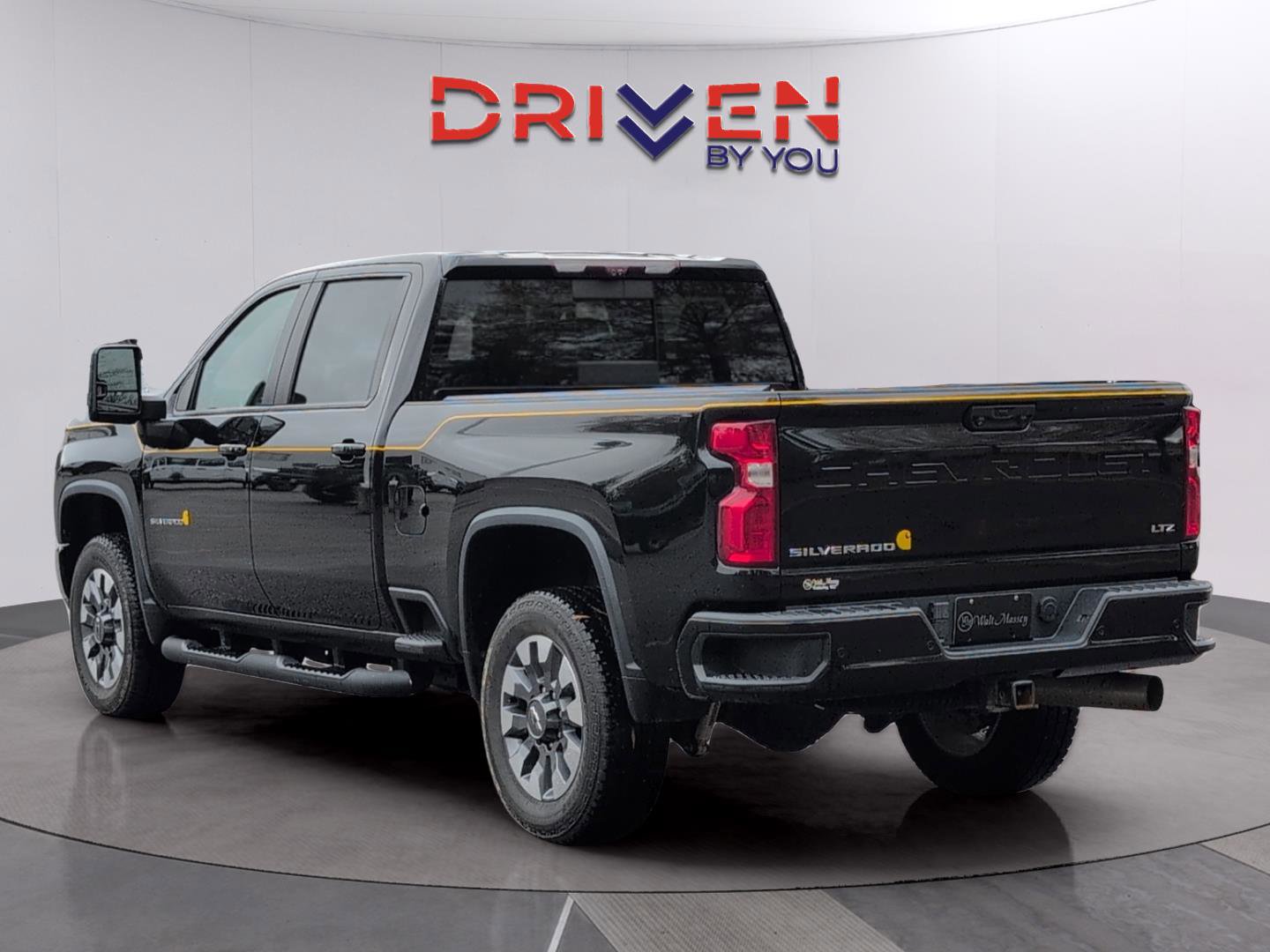 Used 2021 Chevrolet Silverado 2500 LTZ w/ Carhartt Edition image 3