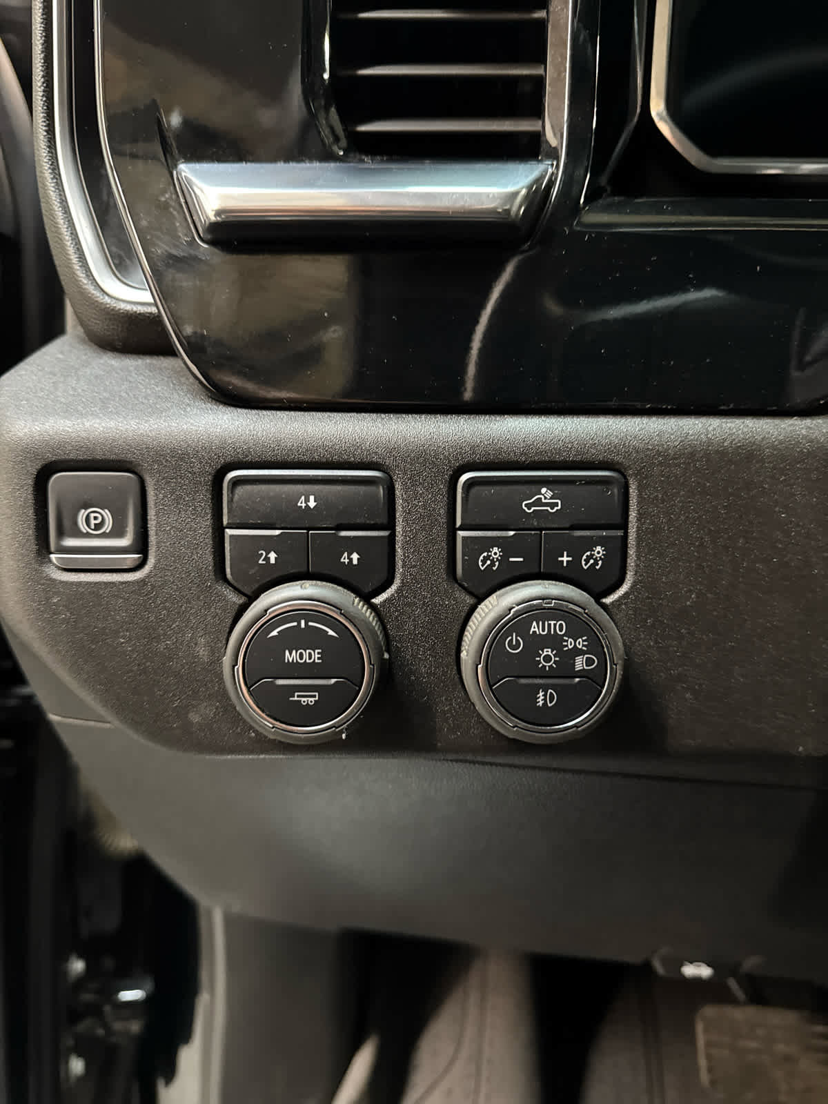 Certified 2025 Chevrolet Silverado 2500 LT w/ Convenience Package image 15