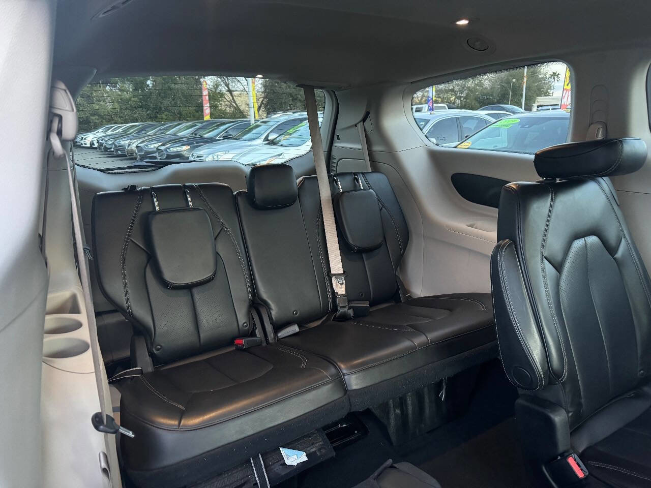 Used 2021 Chrysler Voyager Lxi image 18